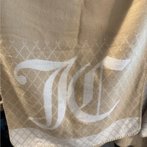 Juicy Couture Beige Cape with Ivory Accents - Picture 3 of 5